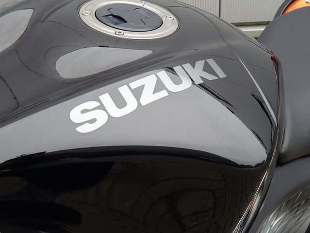 suzuki - gsx-r-1300-hayabusa