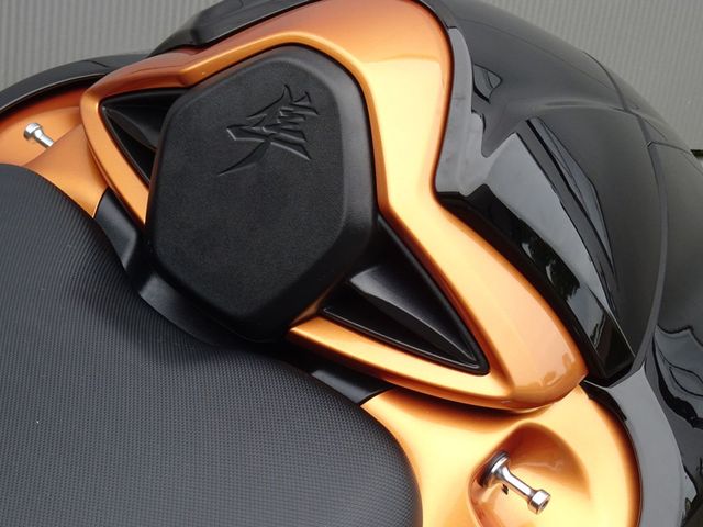suzuki - gsx-r-1300-hayabusa