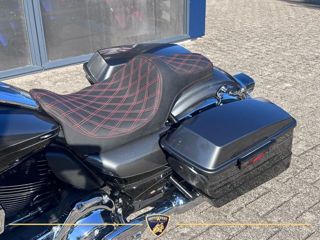 harley-davidson - road-glide-cvo-fltrxse