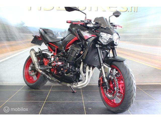 kawasaki - z900