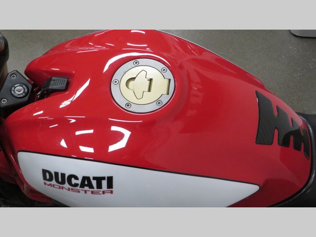 ducati - m-750