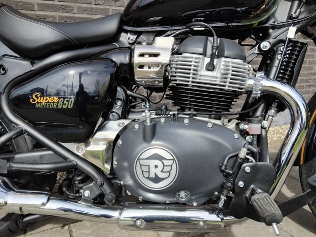 royal-enfield - super-meteor-650