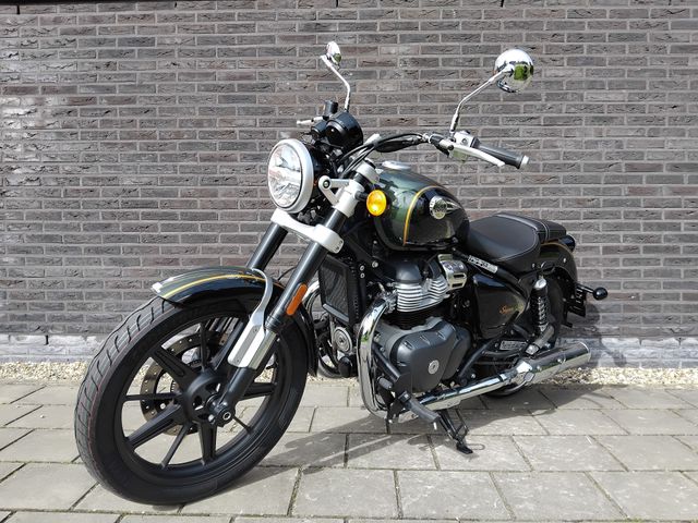 royal-enfield - super-meteor-650