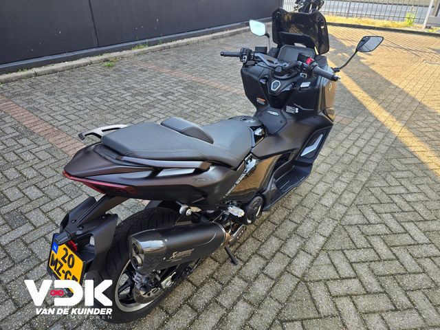 yamaha - tmax-tech-max-560