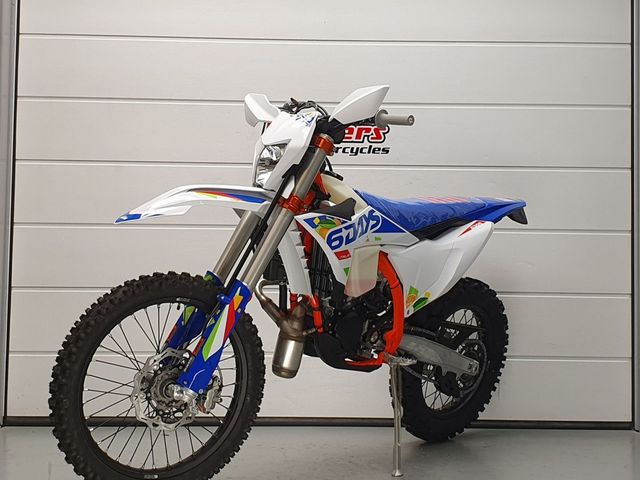 ktm - 300-exc-tpi-six-days