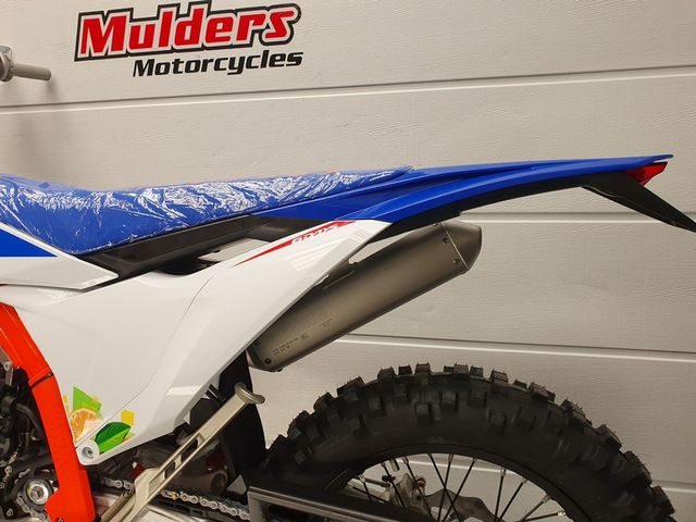 ktm - 300-exc-tpi-six-days