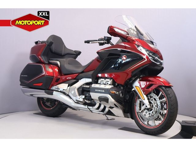 honda - gl-1800-goldwing-touring-deluxe