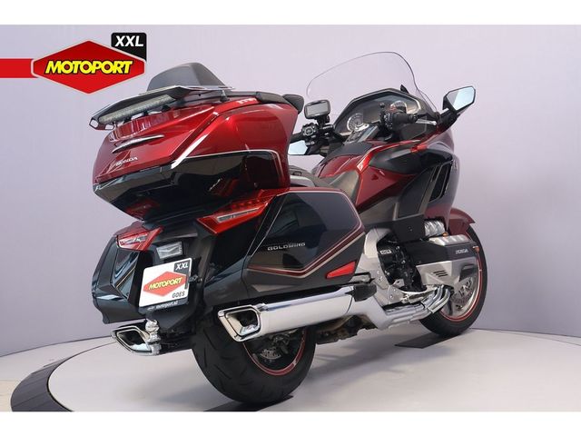 honda - gl-1800-goldwing-touring-deluxe