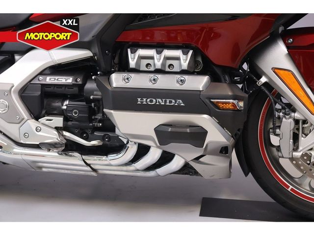 honda - gl-1800-goldwing-touring-deluxe