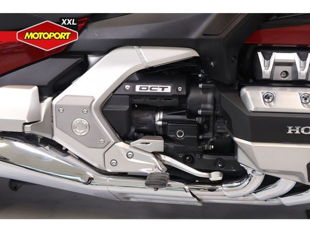 honda - gl-1800-goldwing-touring-deluxe