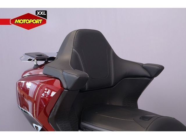 honda - gl-1800-goldwing-touring-deluxe