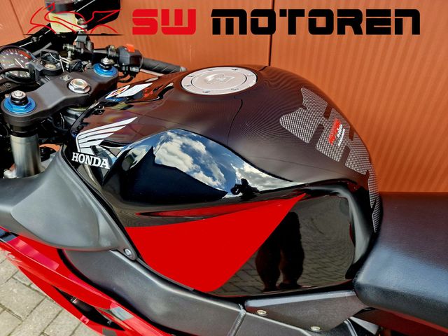 honda - cbr-900-rr-fireblade