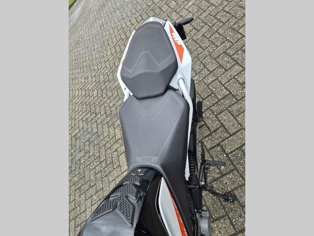 ktm - 390-duke