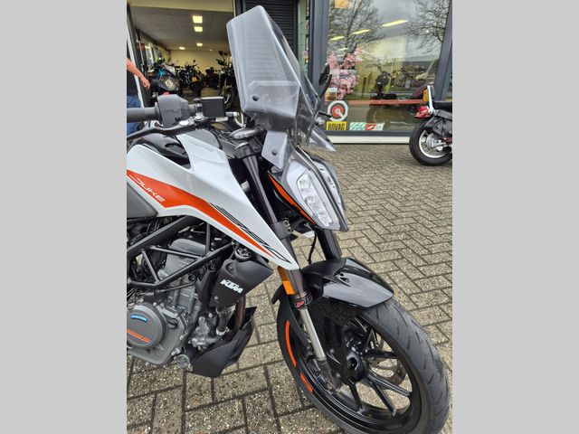 ktm - 390-duke
