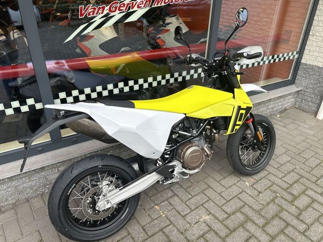 husqvarna - 701-supermoto