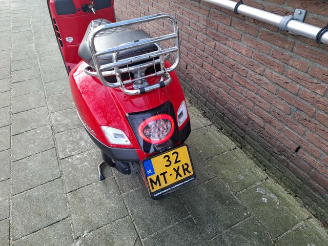 vespa - gts-300-super