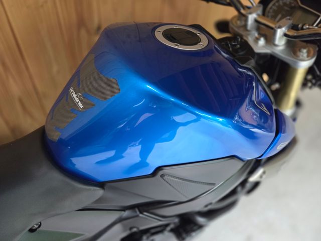 suzuki - gsr-750-a