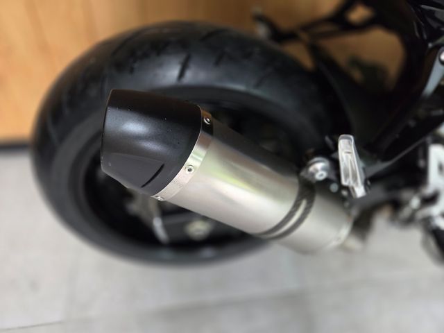 suzuki - gsr-750-a