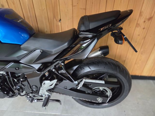 suzuki - gsr-750-a