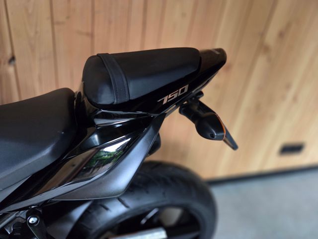 suzuki - gsr-750-a