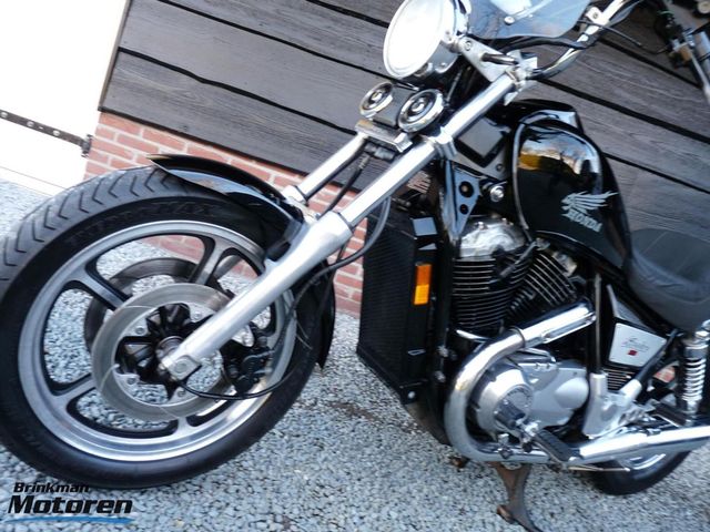 honda - vt-1100-c-shadow