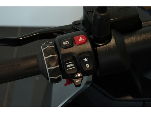 bmw - ce-04