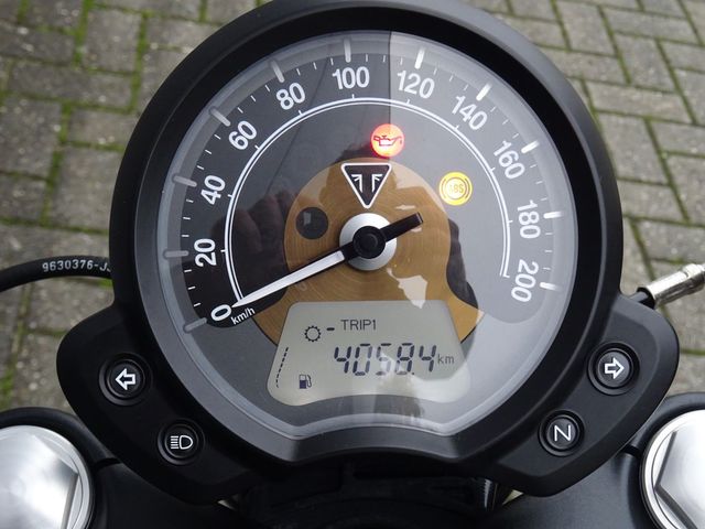 triumph - bonneville-bobber