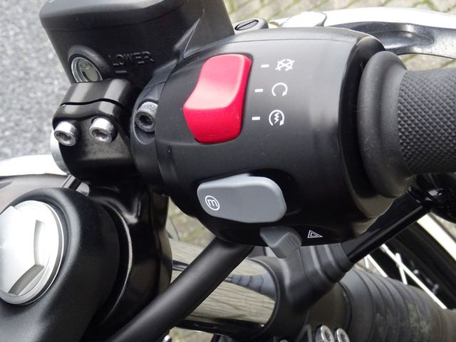 triumph - bonneville-bobber