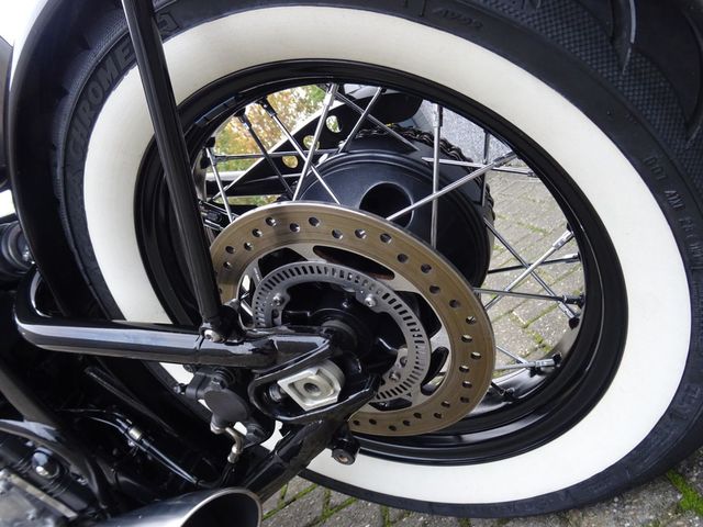 triumph - bonneville-bobber