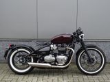 TRIUMPH BONNEVILLE BOBBER