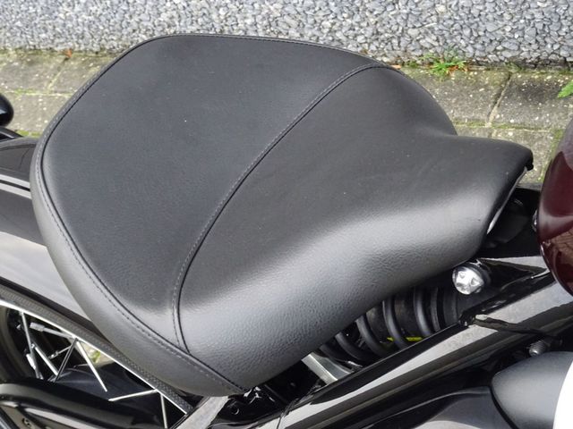 triumph - bonneville-bobber