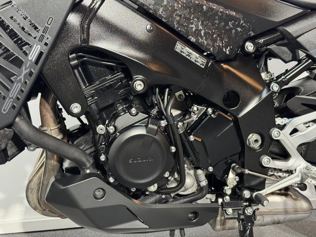 suzuki - gsx-s-950