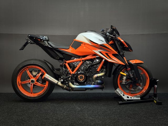 ktm - 1290-super-duke-r