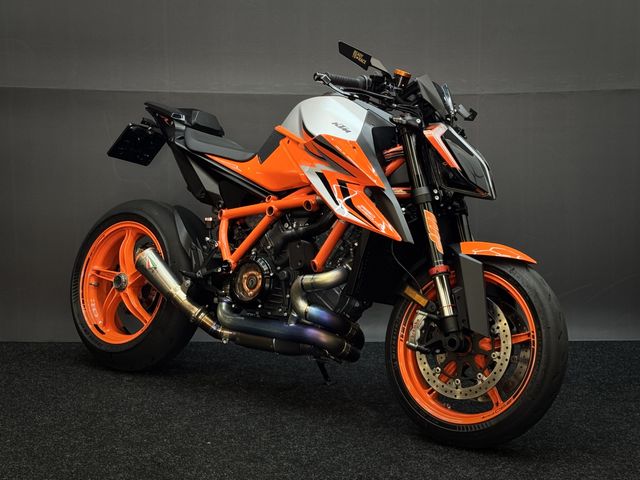 ktm - 1290-super-duke-r
