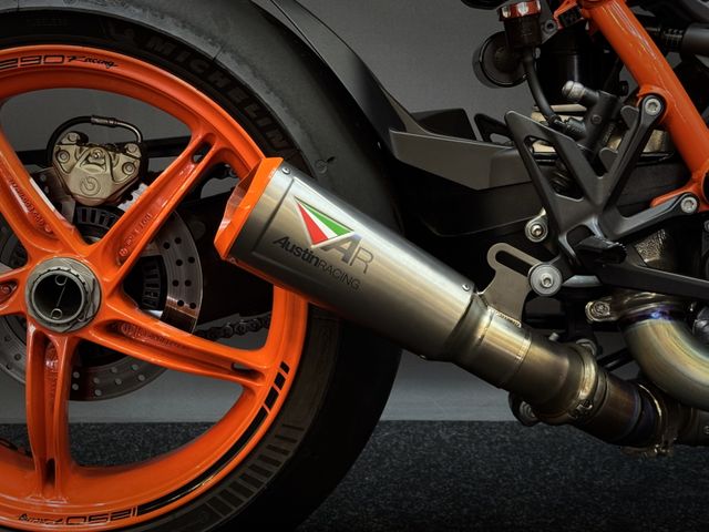 ktm - 1290-super-duke-r