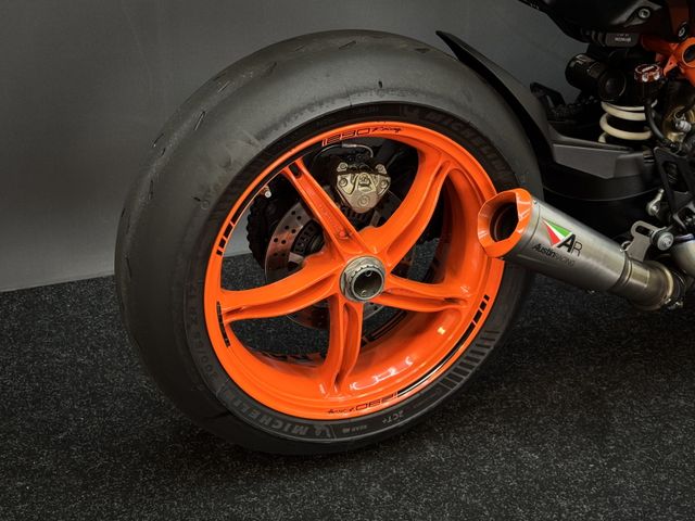 ktm - 1290-super-duke-r