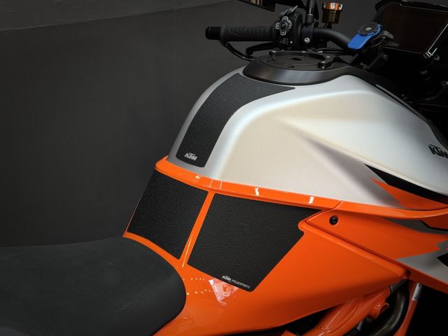 ktm - 1290-super-duke-r