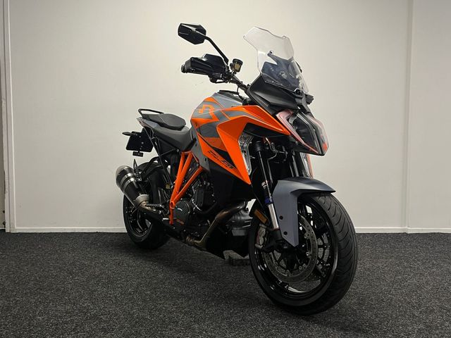 ktm - 1290-super-duke-gt