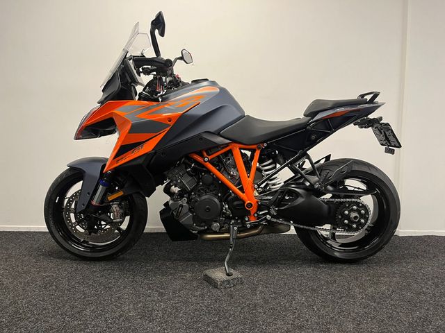 ktm - 1290-super-duke-gt