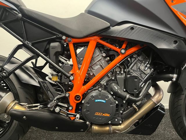 ktm - 1290-super-duke-gt