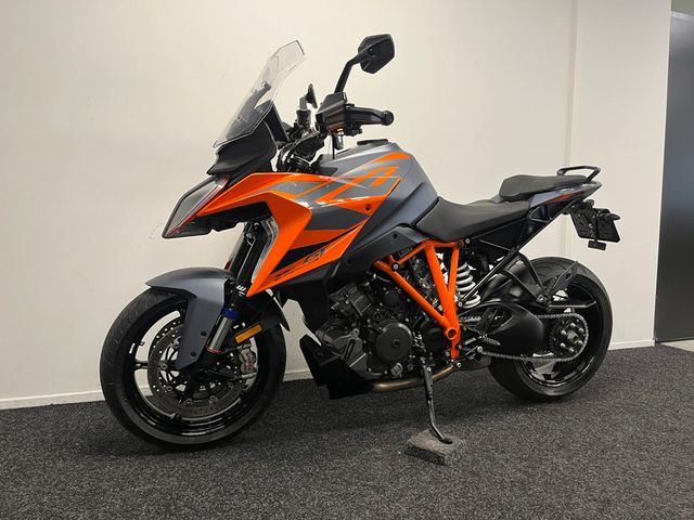 ktm - 1290-super-duke-gt