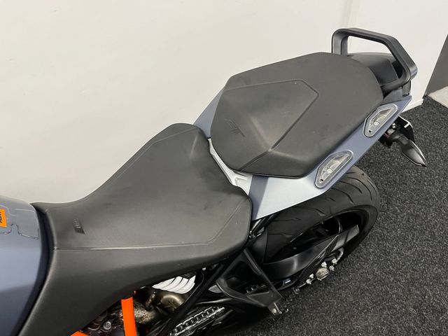 ktm - 1290-super-duke-gt