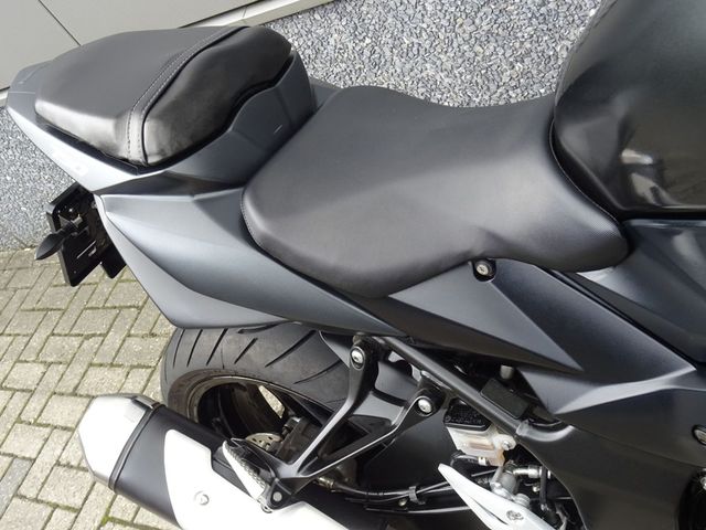 suzuki - gsr-750
