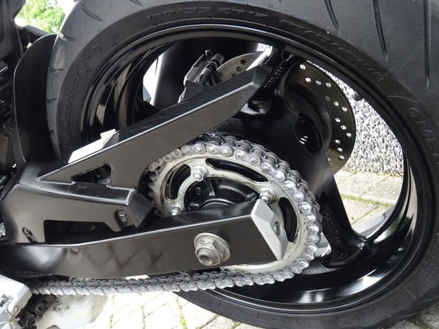 suzuki - gsr-750