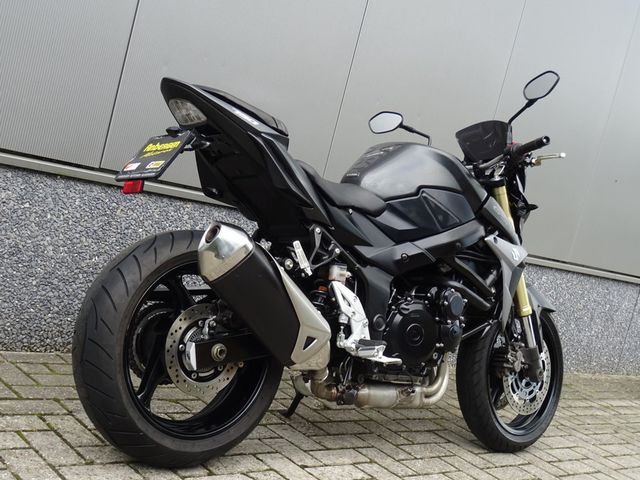 suzuki - gsr-750