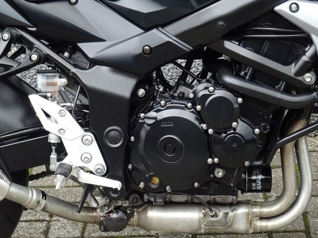 suzuki - gsr-750