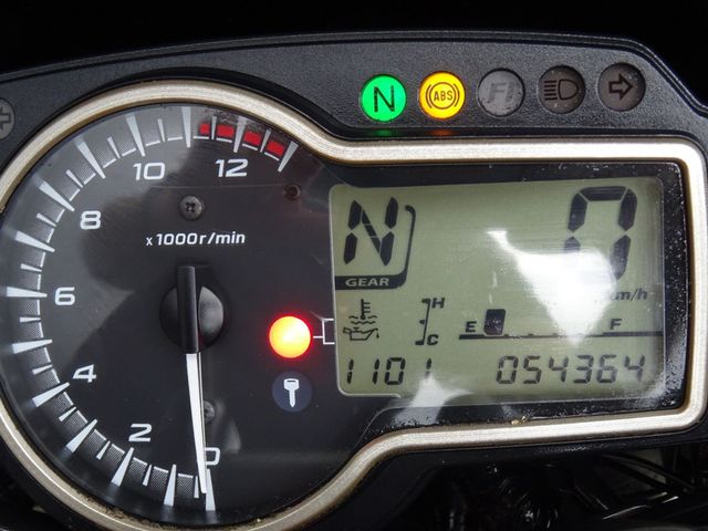 suzuki - gsr-750