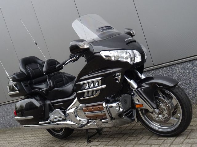 honda - gl-1800-goldwing-abs