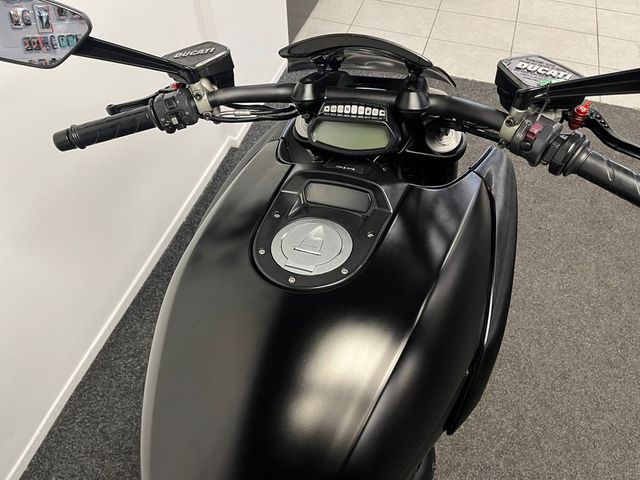 ducati - diavel
