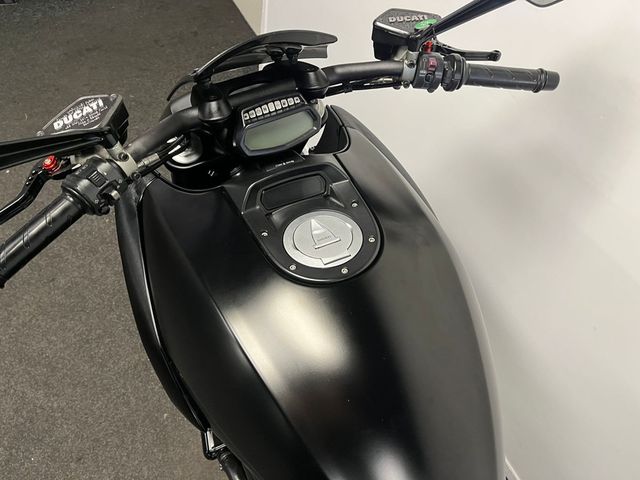 ducati - diavel